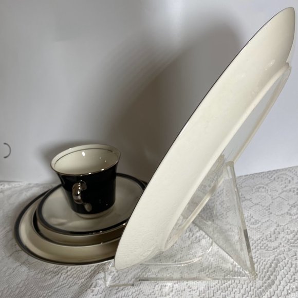 AMERICAN MANOR Ebony, Shenango- 5 Piece Place Setting, Black Band, Platinum Trim - Picture 9 of 11